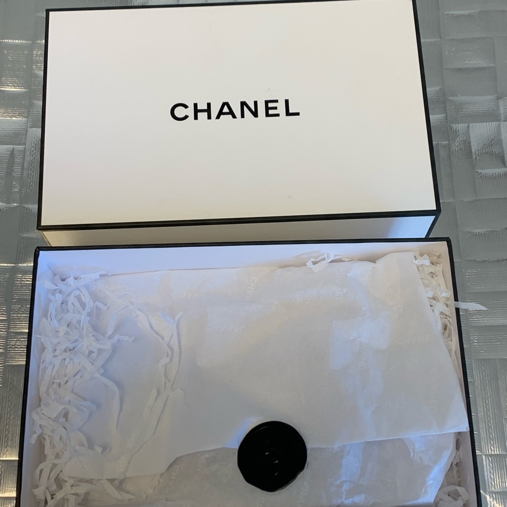 CHANEL Rectangle Empty Gift Box 9"x 6"x 3โ AUTHENTIC Chanel Wax Seal & Tissue